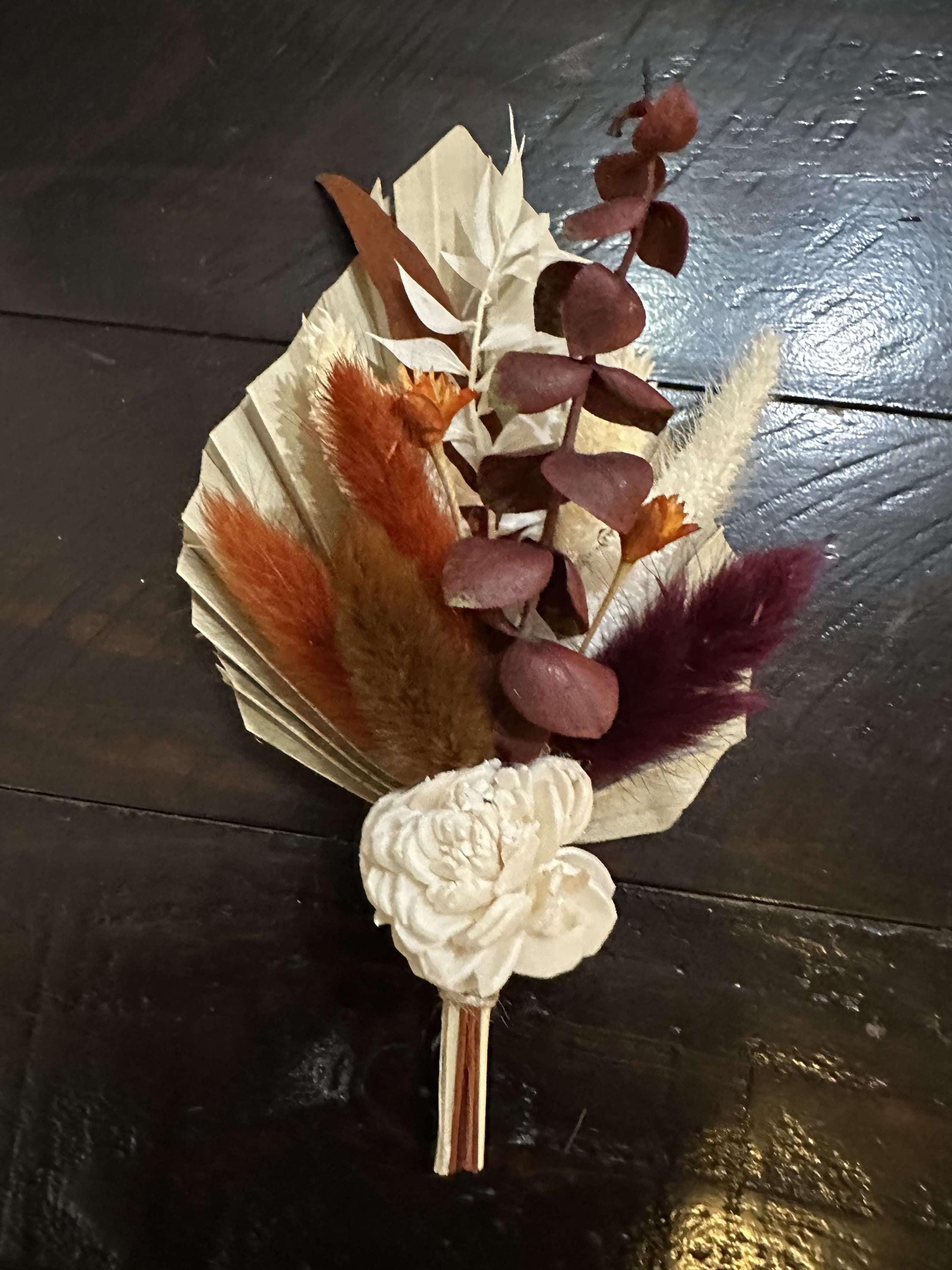 Groom Boutonniere Pampas with Dried Palm Leaves - Rustic Pin for men with dried flowers and bunny tails.  Fall Colors Groomsmen Buttonhole