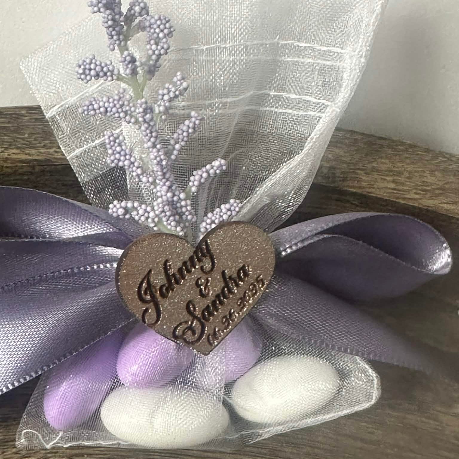Lilac Candy Sachets wedding favors, Purple party favors, Lavender and white candy favors for guests, Elegant lilac favors with satin ribbon
