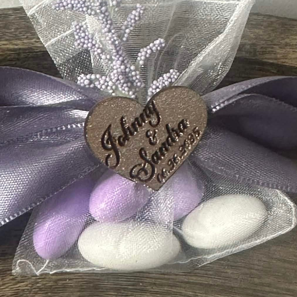 Lilac Candy Sachets wedding favors, Purple party favors, Lavender and white candy favors for guests, Elegant lilac favors with satin ribbon