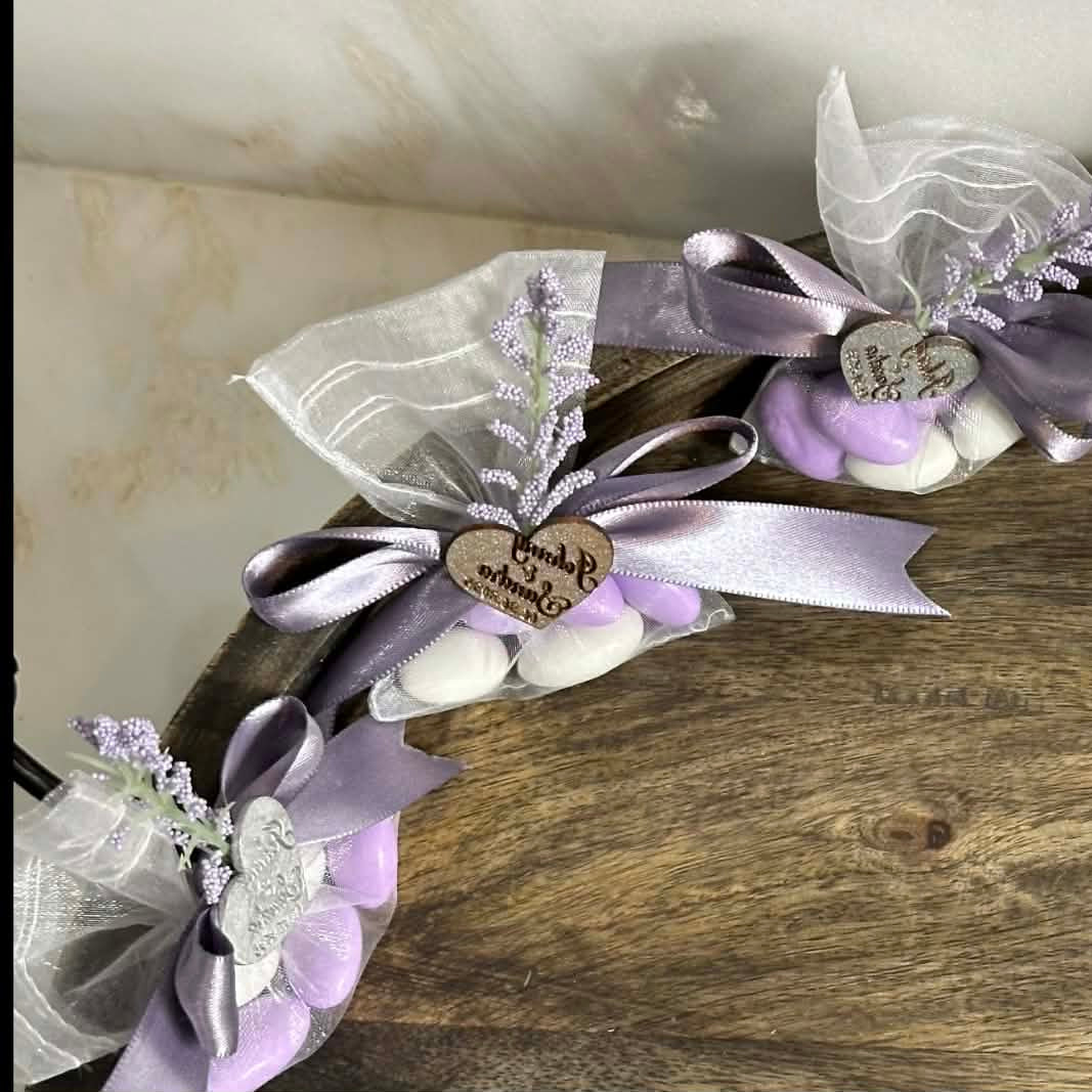 Lilac Candy Sachets wedding favors, Purple party favors, Lavender and white candy favors for guests, Elegant lilac favors with satin ribbon