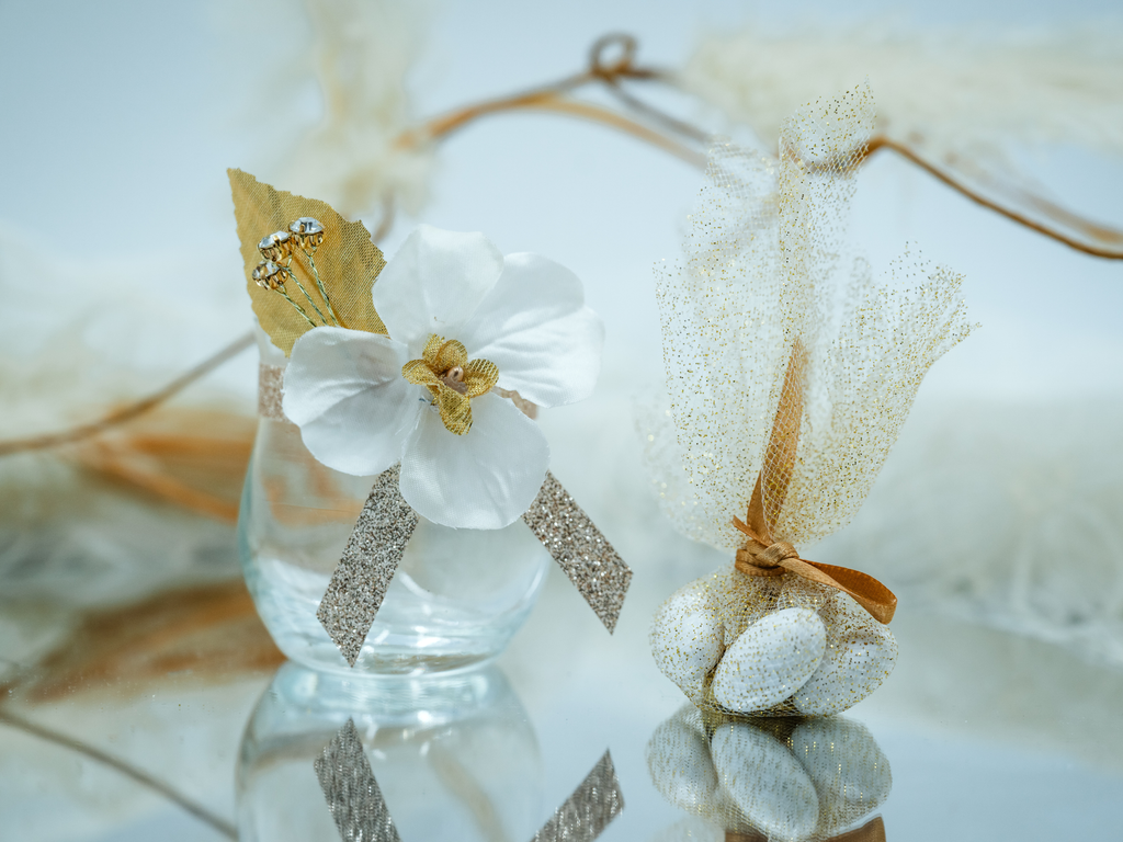 Pearl and Gold Wedding Favors for guests, Luxury Favors, Elegance Party Favors, Custom Gold and Pearl Candy Favors Gift, Classic Wedding