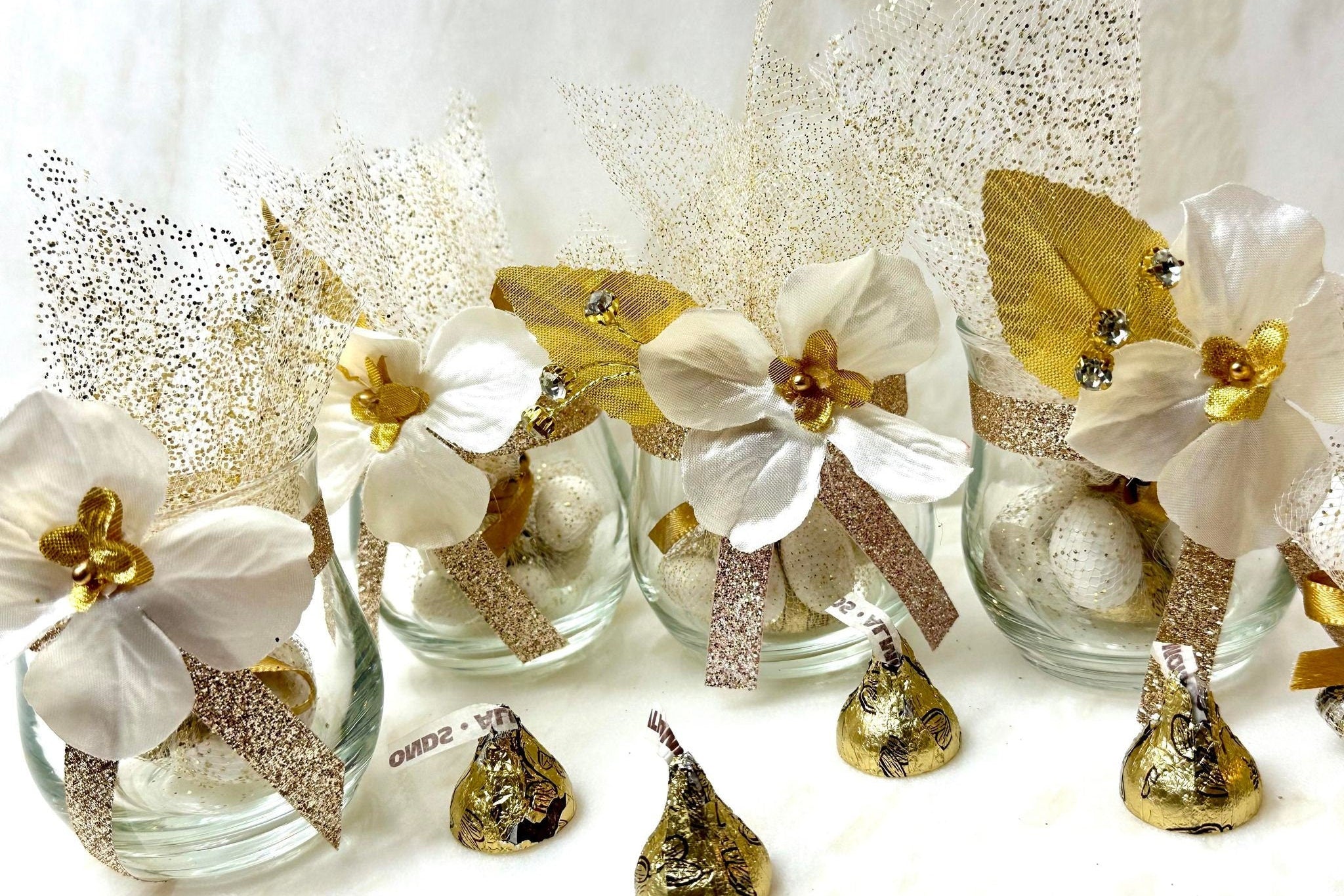 Pearl and Gold Wedding Favors for guests, Luxury Favors, Elegance Party Favors, Custom Gold and Pearl Candy Favors Gift, Classic Wedding