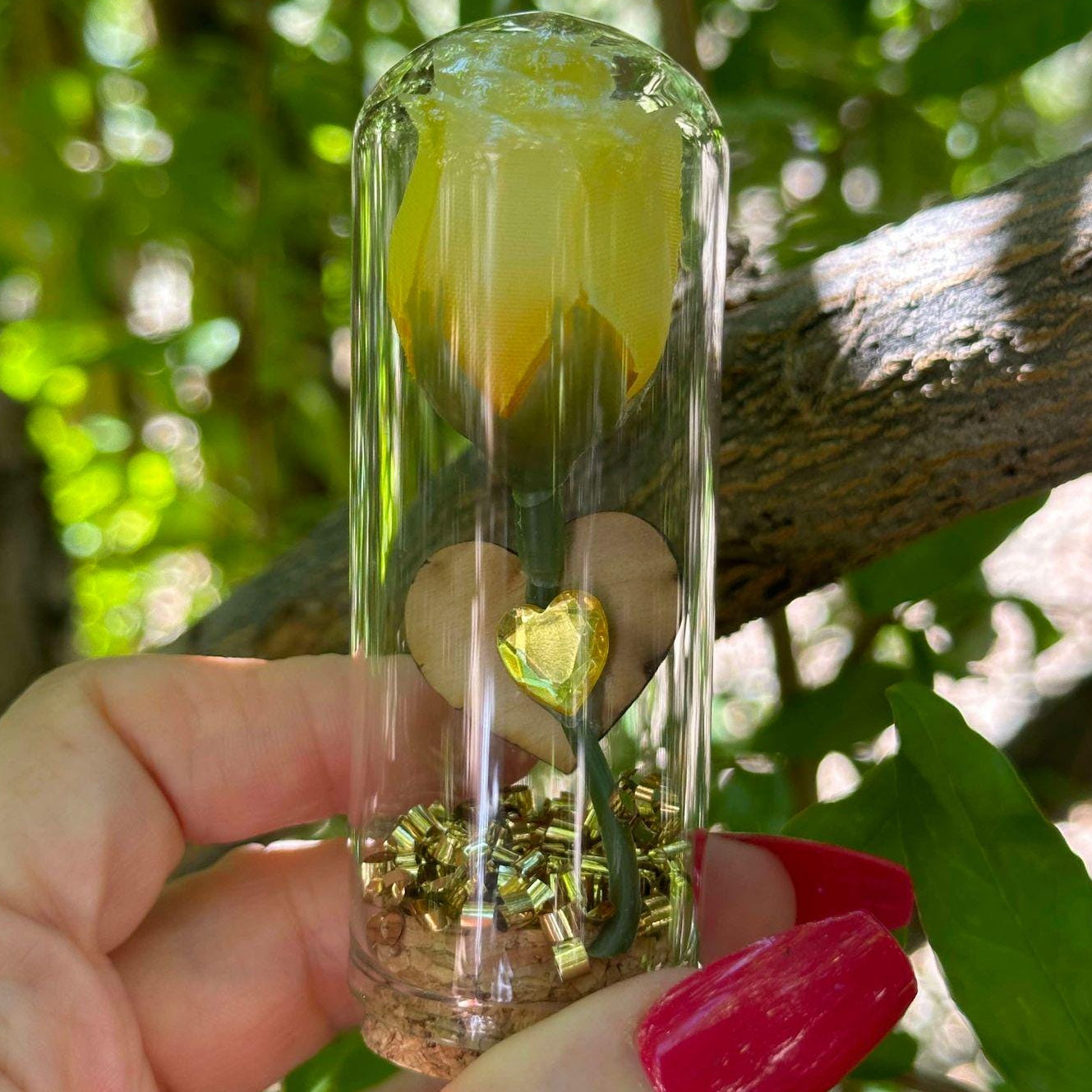 Yellow Rose in a Glass Tube Wedding Favors, Quinceanera yellow Favors, Sweet 16 Favors, Yellow Flower and glitter favors, favors with roses