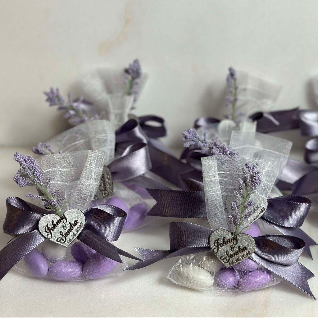 Lilac Candy Sachets wedding favors, Purple party favors, Lavender and white candy favors for guests, Elegant lilac favors with satin ribbon