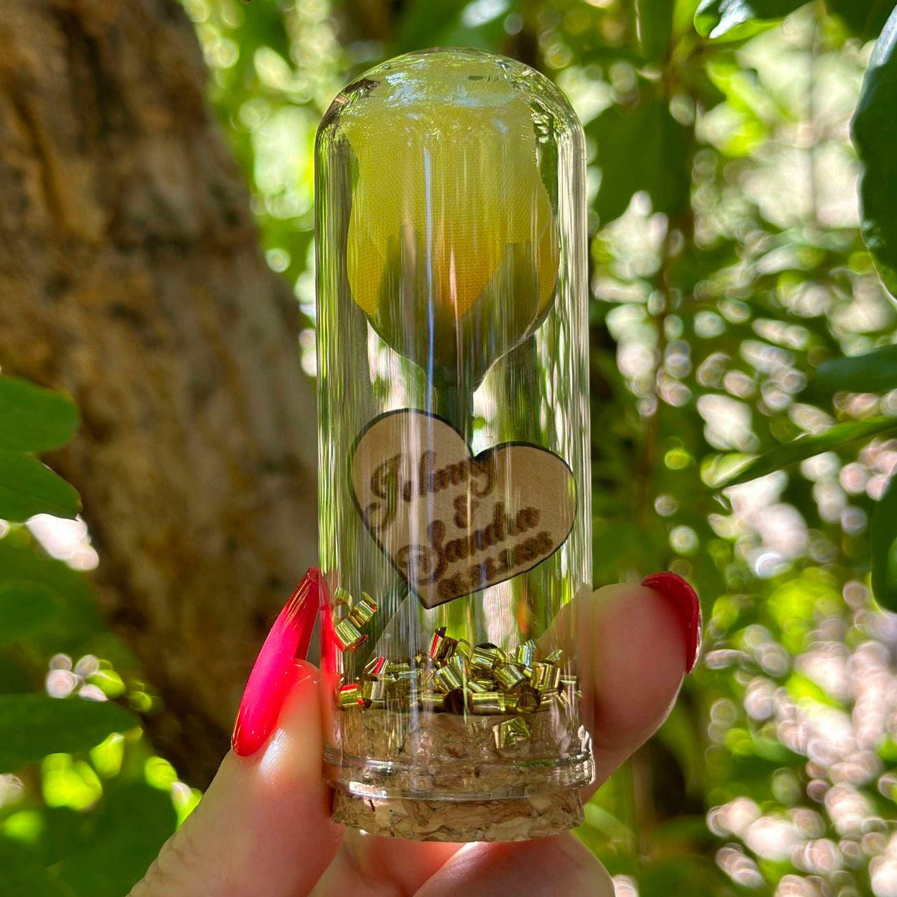 Yellow Rose in a Glass Tube Wedding Favors, Quinceanera yellow Favors, Sweet 16 Favors, Yellow Flower and glitter favors, favors with roses