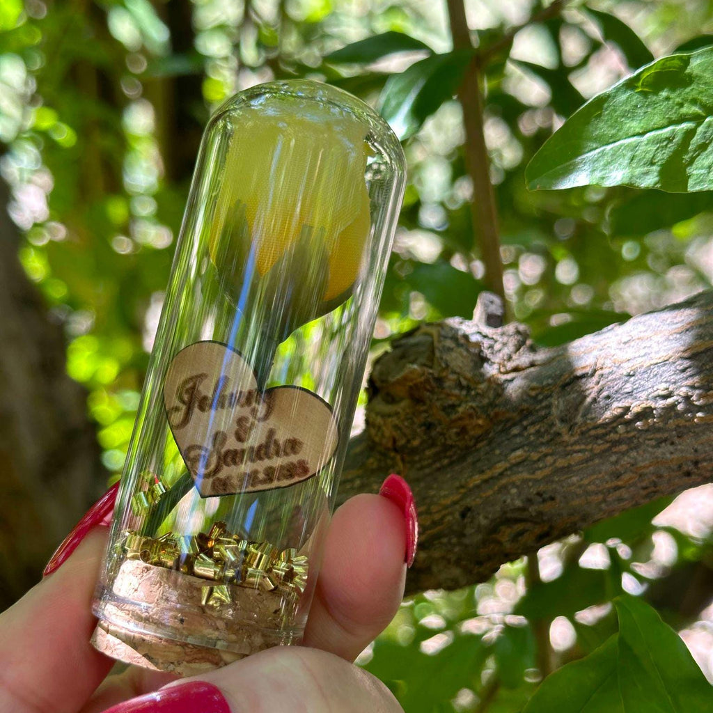 Yellow Rose in a Glass Tube Wedding Favors, Quinceanera yellow Favors, Sweet 16 Favors, Yellow Flower and glitter favors, favors with roses