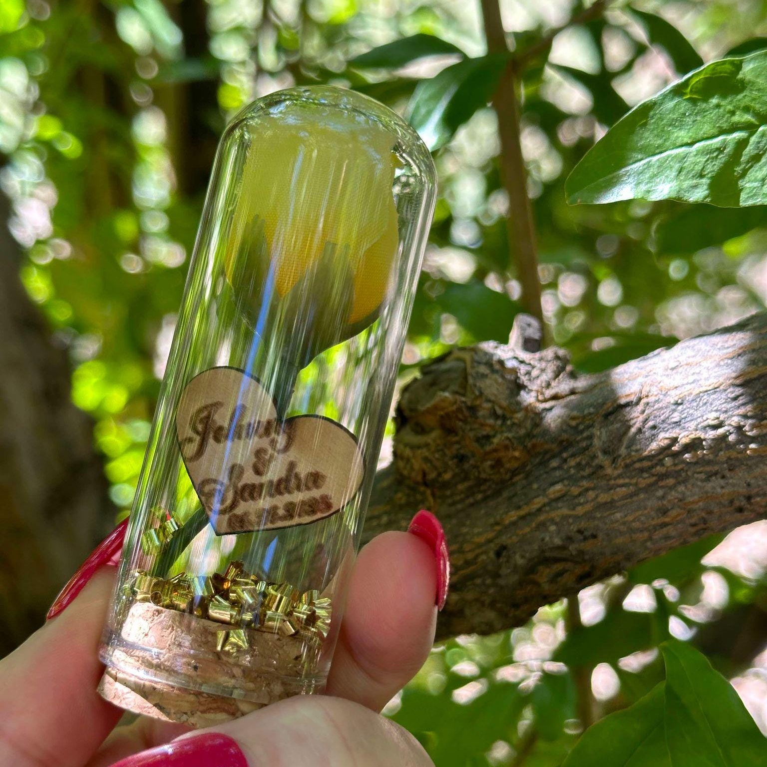 Yellow Rose in a Glass Tube Wedding Favors, Quinceanera yellow Favors, Sweet 16 Favors, Yellow Flower and glitter favors, favors with roses