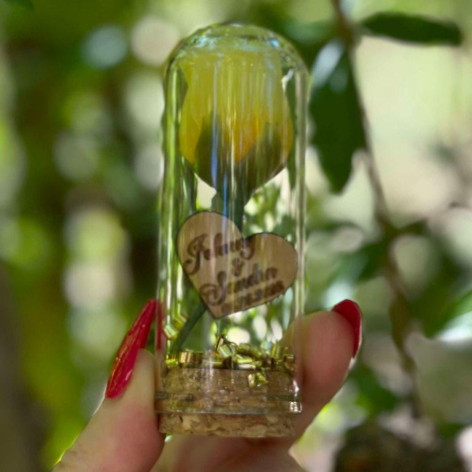 Yellow Rose in a Glass Tube Wedding Favors, Quinceanera yellow Favors, Sweet 16 Favors, Yellow Flower and glitter favors, favors with roses