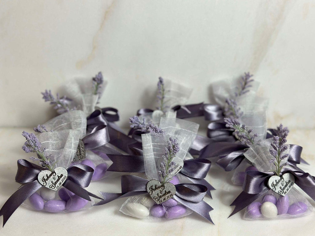 Lilac Candy Sachets wedding favors, Purple party favors, Lavender and white candy favors for guests, Elegant lilac favors with satin ribbon