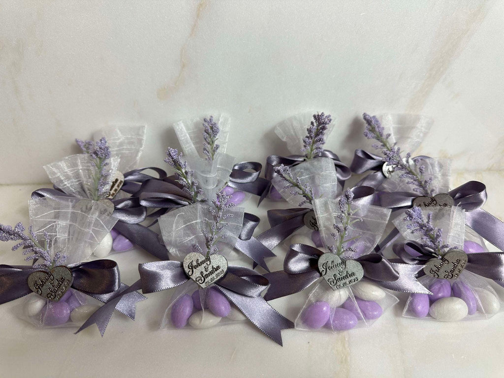 Lilac Candy Sachets wedding favors, Purple party favors, Lavender and white candy favors for guests, Elegant lilac favors with satin ribbon