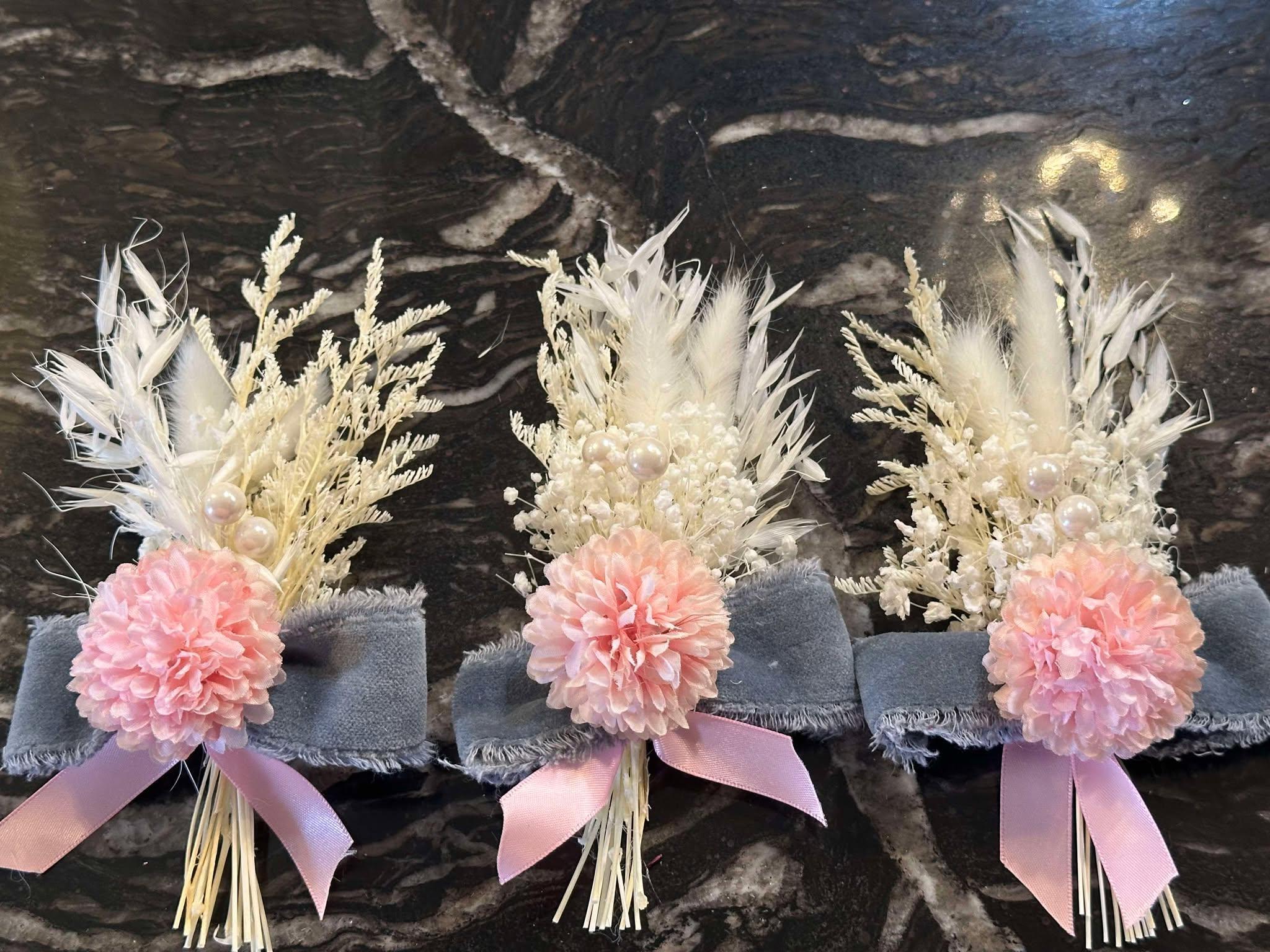 Elegant Groom Boutonniere with Dried and Silk Flowers - Pink, White and Denim Color pin for Men. Pampas and Velvet Groomsmen Pin with pearl